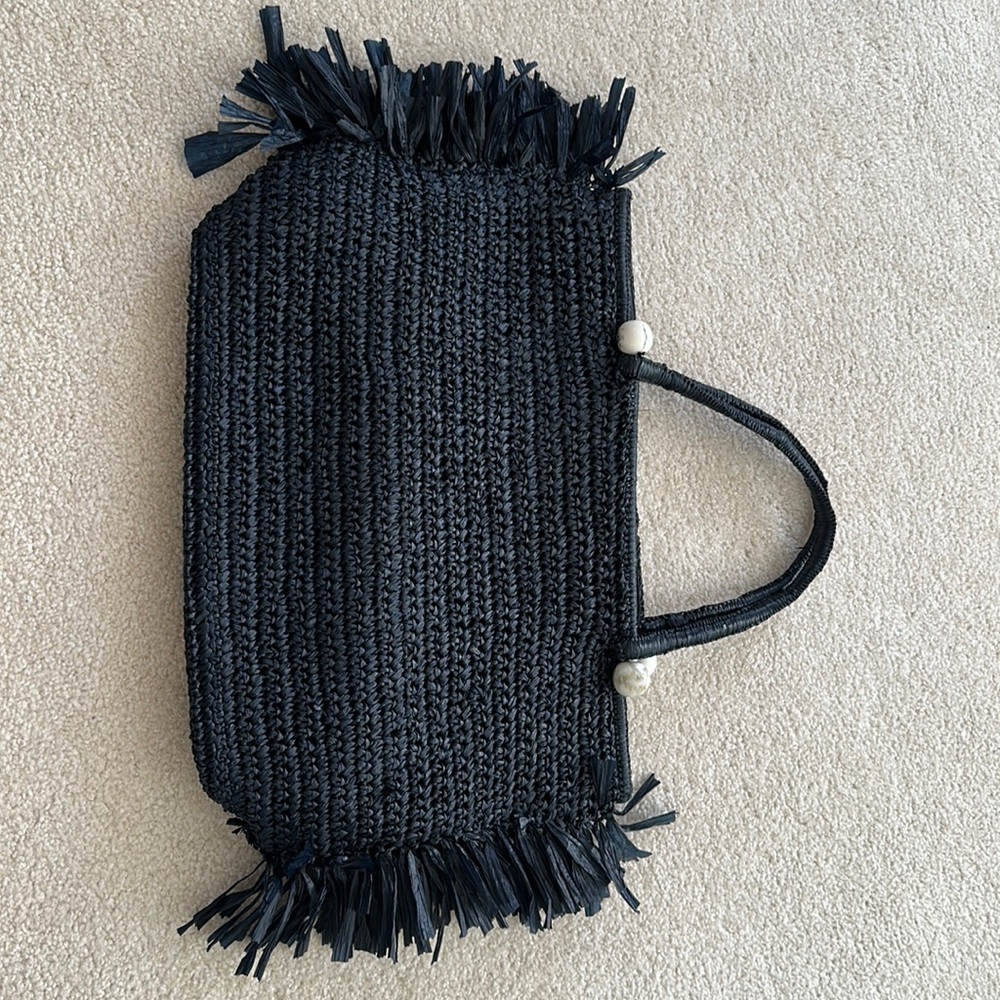 Navy straw summer satchel style bag. Lightweight, inside zipper pocket.